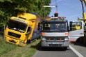 LKW in Boeschung A 3 Rich Frankfurt Hoehe Roesrath Lohmar P133